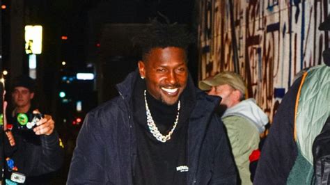 antonio brown pool video twitter|Antonio Brown goes after media following video of exposing。